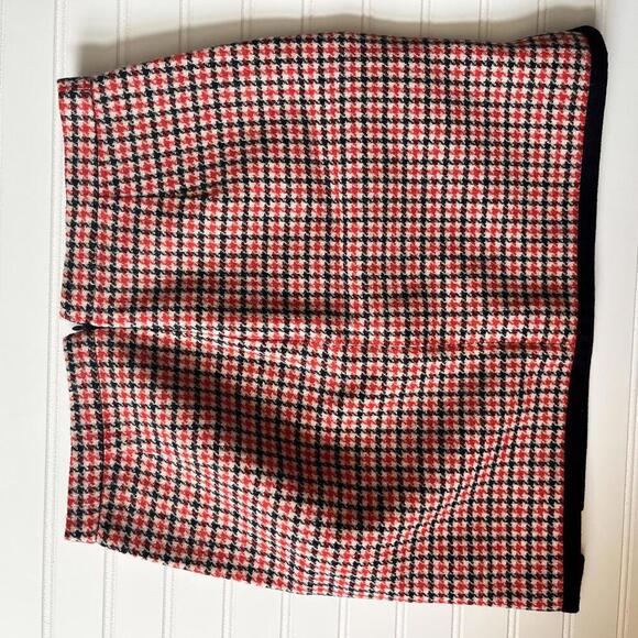J. Crew Wool Houndstooth Mini Skirt With Notches Size 4 - Picture 2 of 4